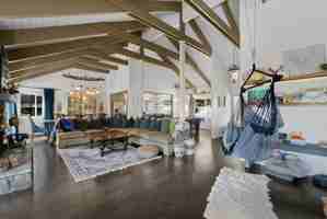 featured image of 943 Nadelhorn Dr