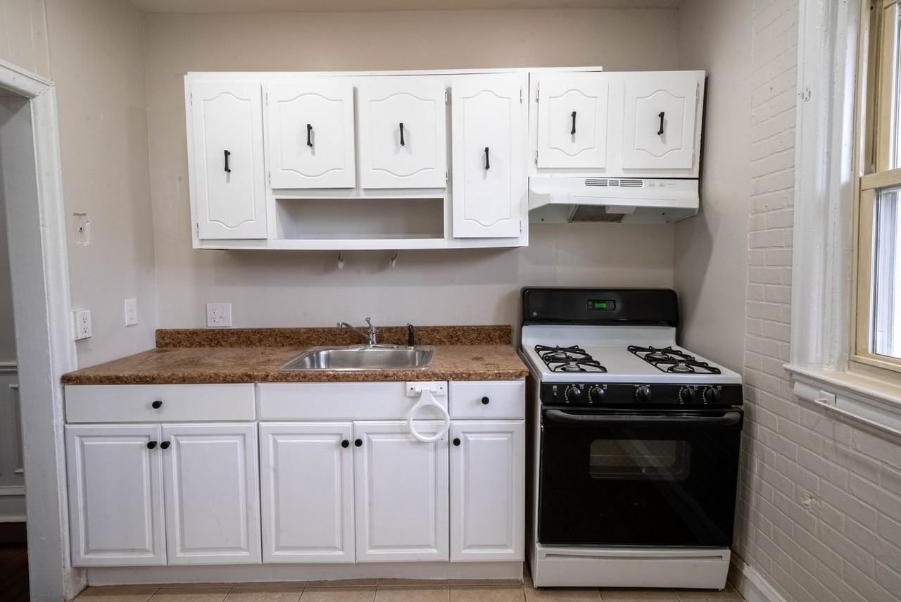 937 Church Ln - Photo 5 of 13