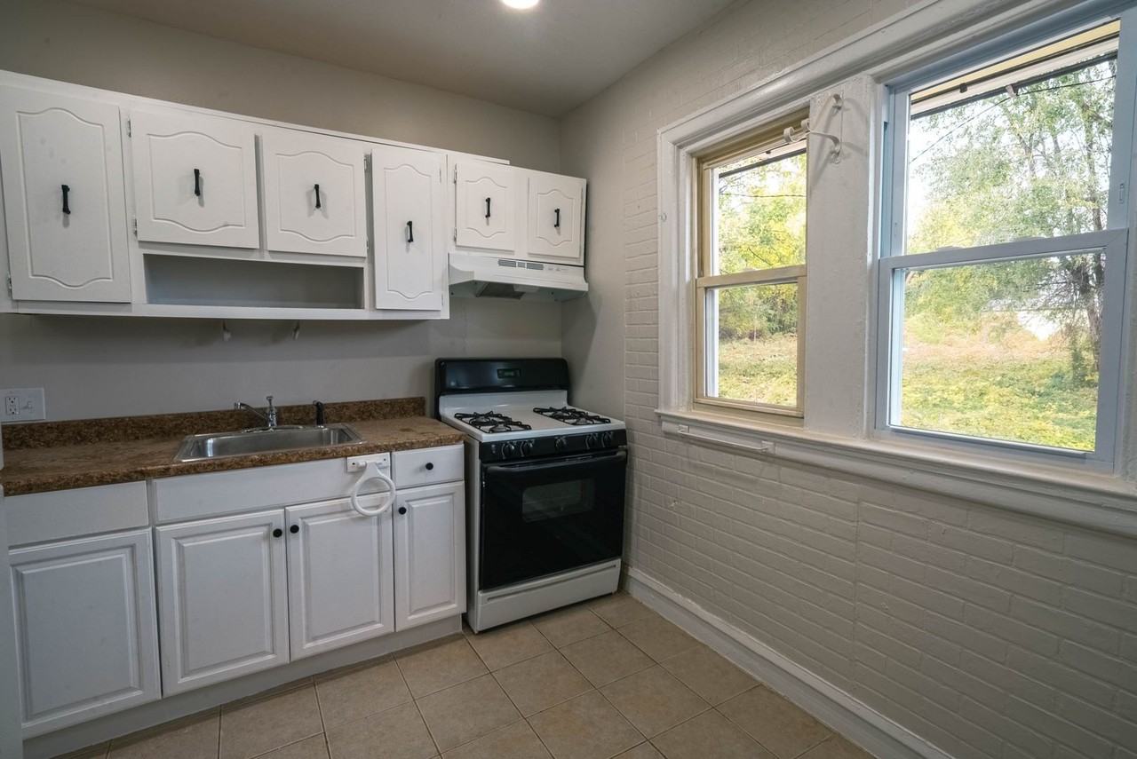 937 Church Ln - Photo 6 of 13