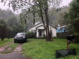 featured image of 5824 Robinson Street