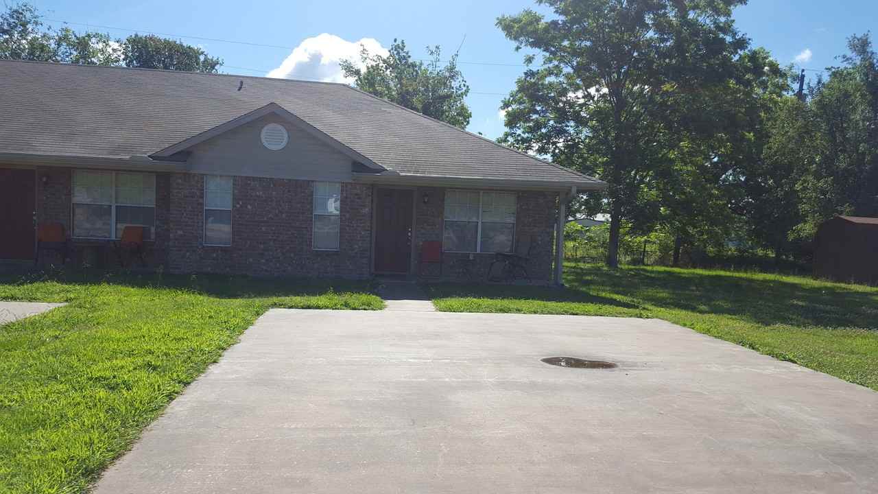 360 Anderson Road - Photo 2 of 11