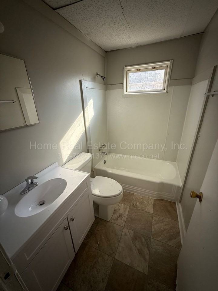 1443 Clark Avenue #B - Photo 3 of 5