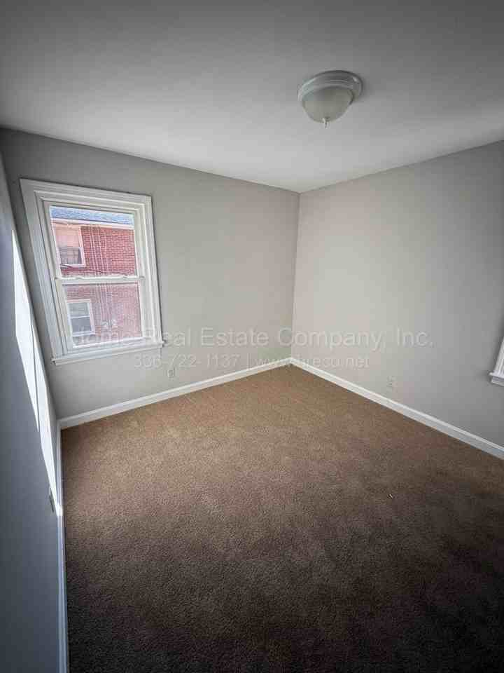 1443 Clark Avenue #B - Photo 4 of 5