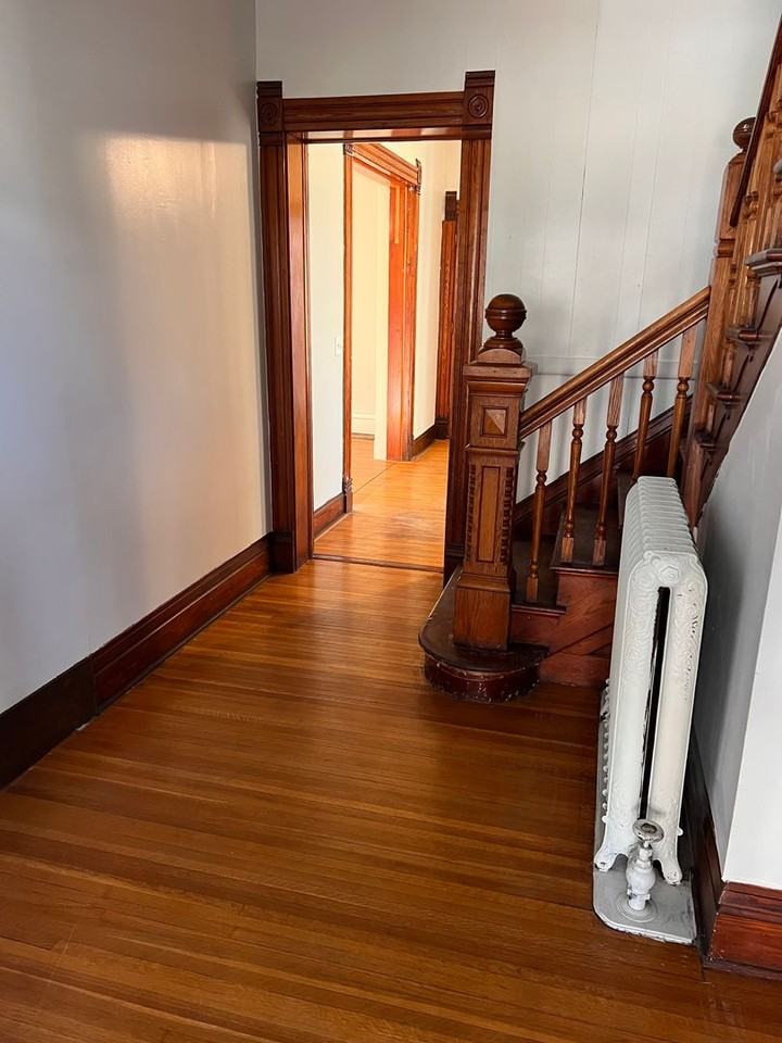 1718 Farnam St - Photo 2 of 11