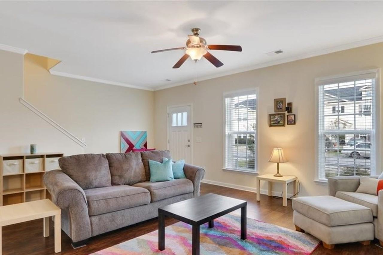 207 Ventura Place - Photo 3 of 11