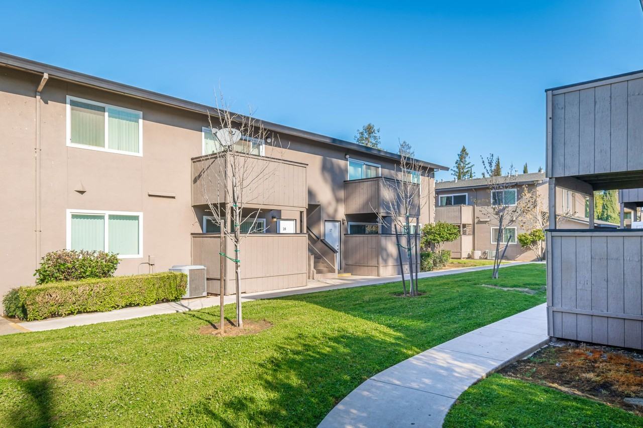 Takoma Village - Photo 4 of 7