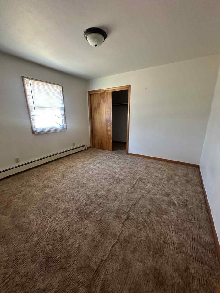 6963 Hillcrest Avenue - Photo 2 of 7