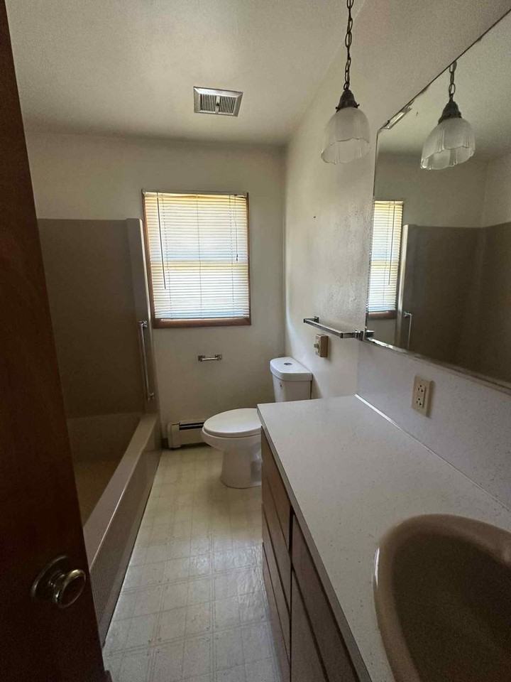 6963 Hillcrest Avenue - Photo 3 of 7