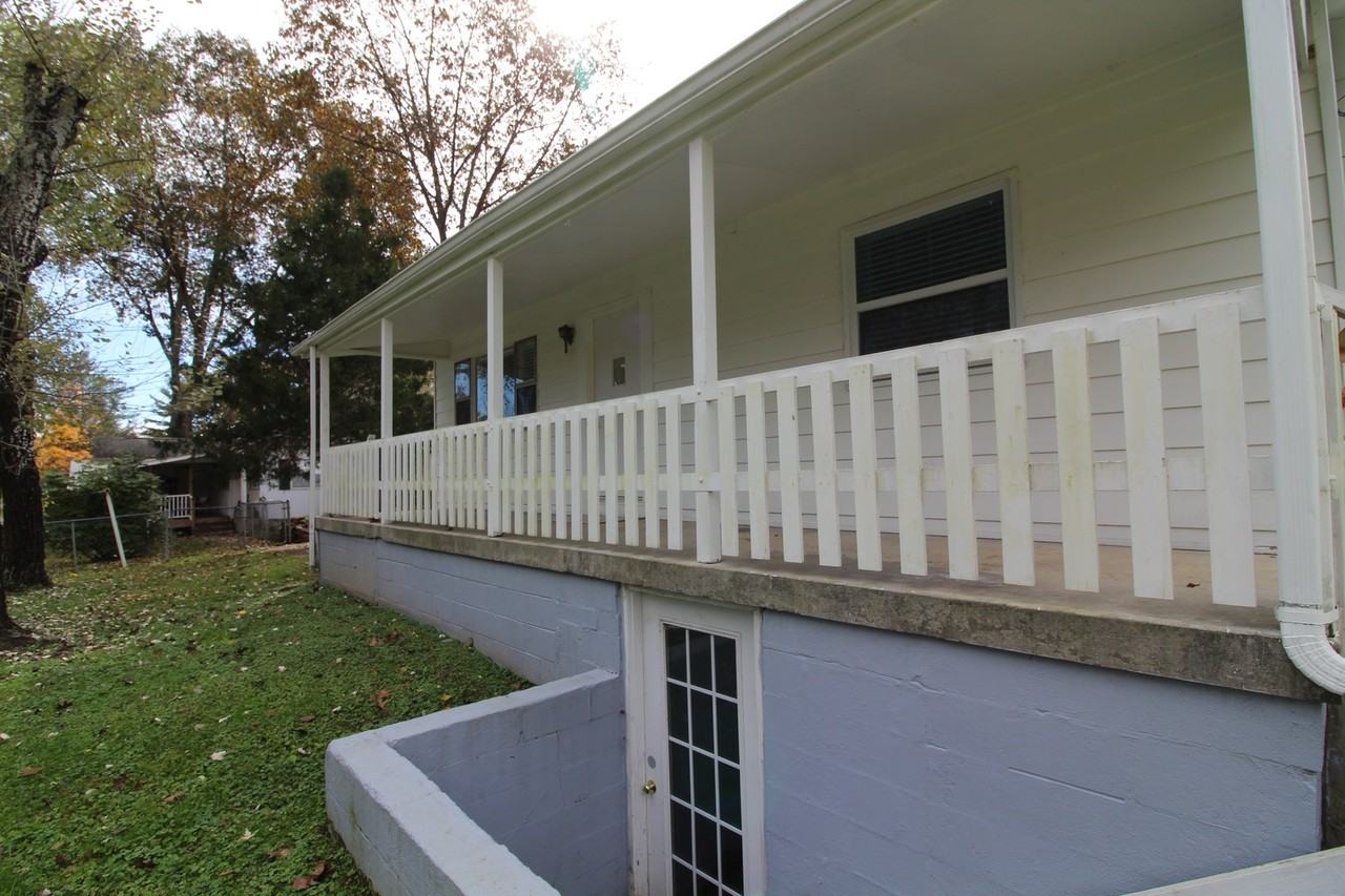 105 Thornton Road - Photo 4 of 16