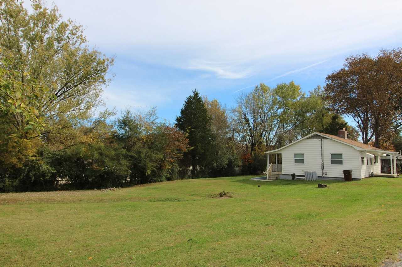 105 Thornton Road - Photo 5 of 16