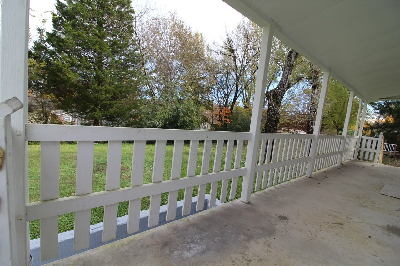 105 Thornton Road - Photo 6 of 16