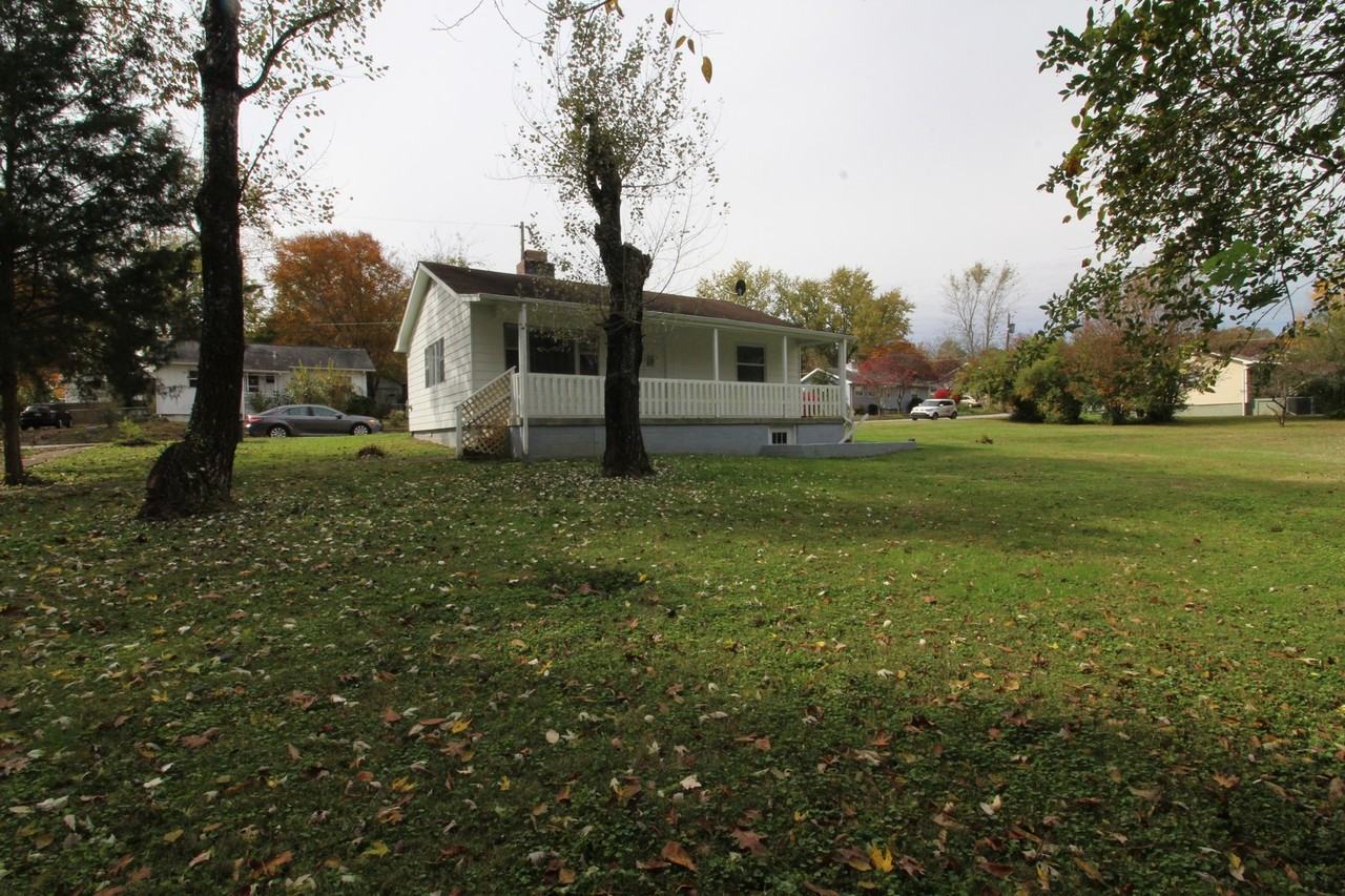 105 Thornton Road - Photo 7 of 16