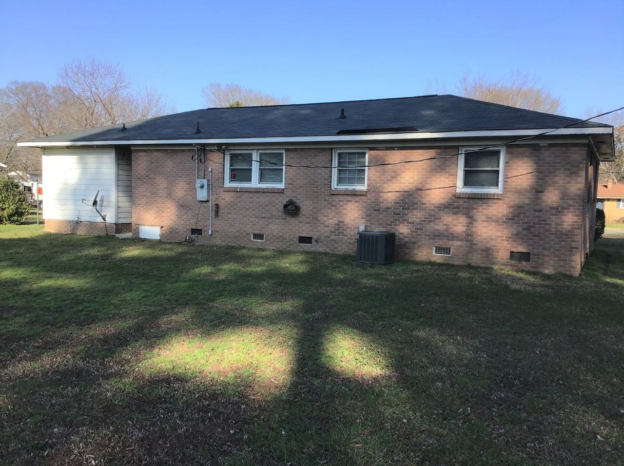 2326 Marett Boulevard - Photo 4 of 29