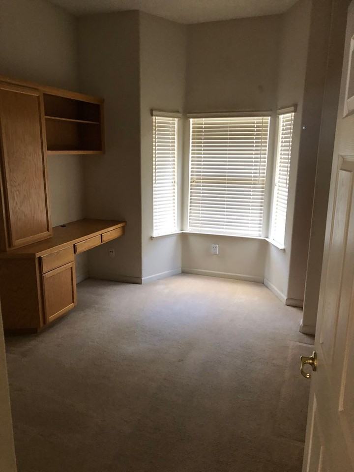 560 Marvin Gardens Circle - Photo 2 of 17