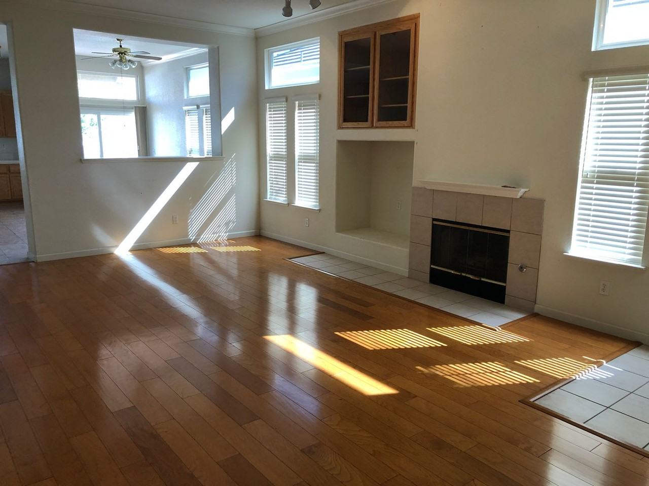 560 Marvin Gardens Circle - Photo 4 of 17