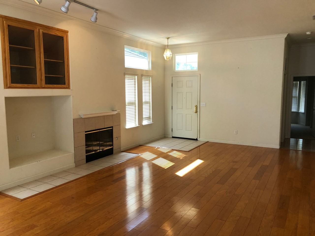 560 Marvin Gardens Circle - Photo 7 of 17