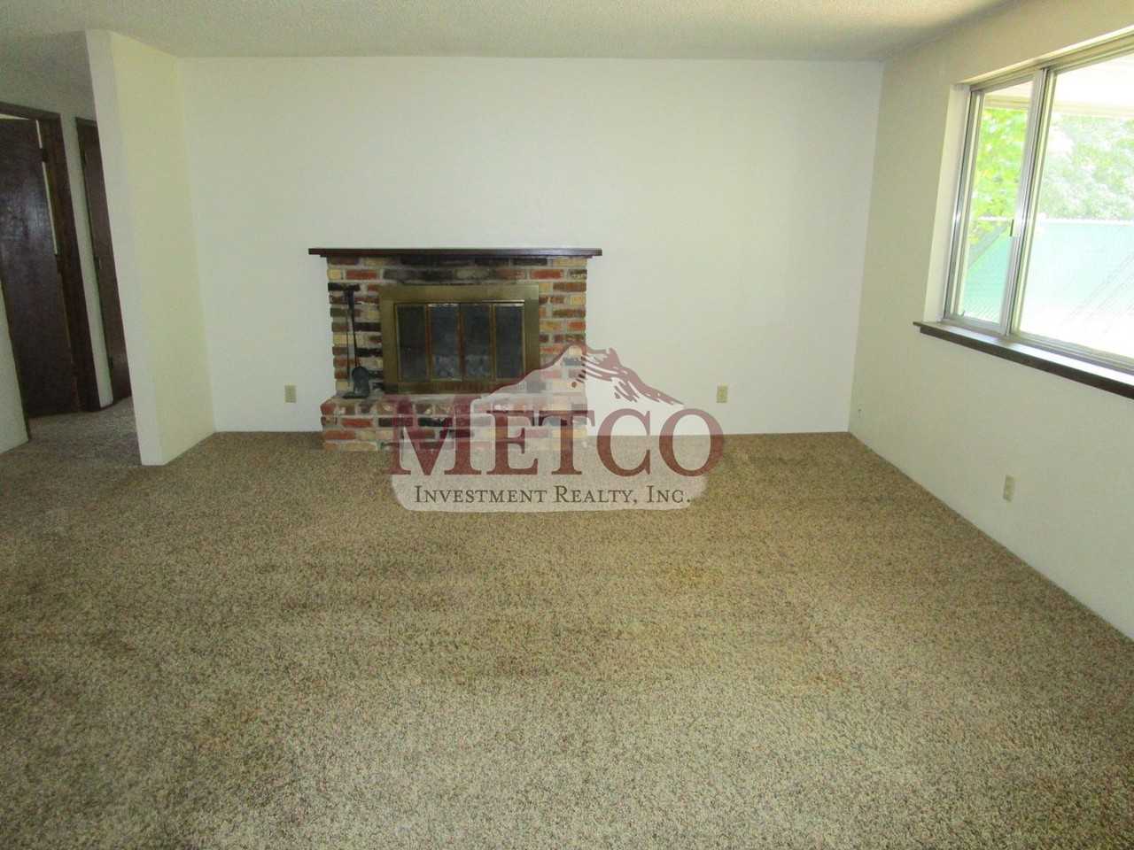 224 South 50th Place - Photo 3 of 14