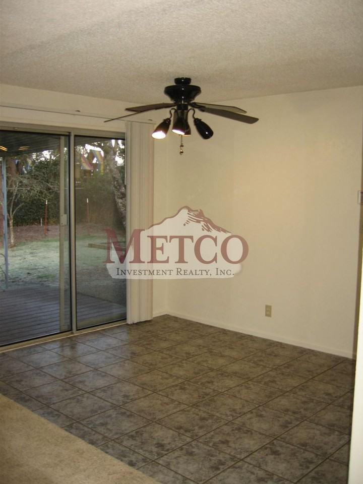 224 South 50th Place - Photo 4 of 14