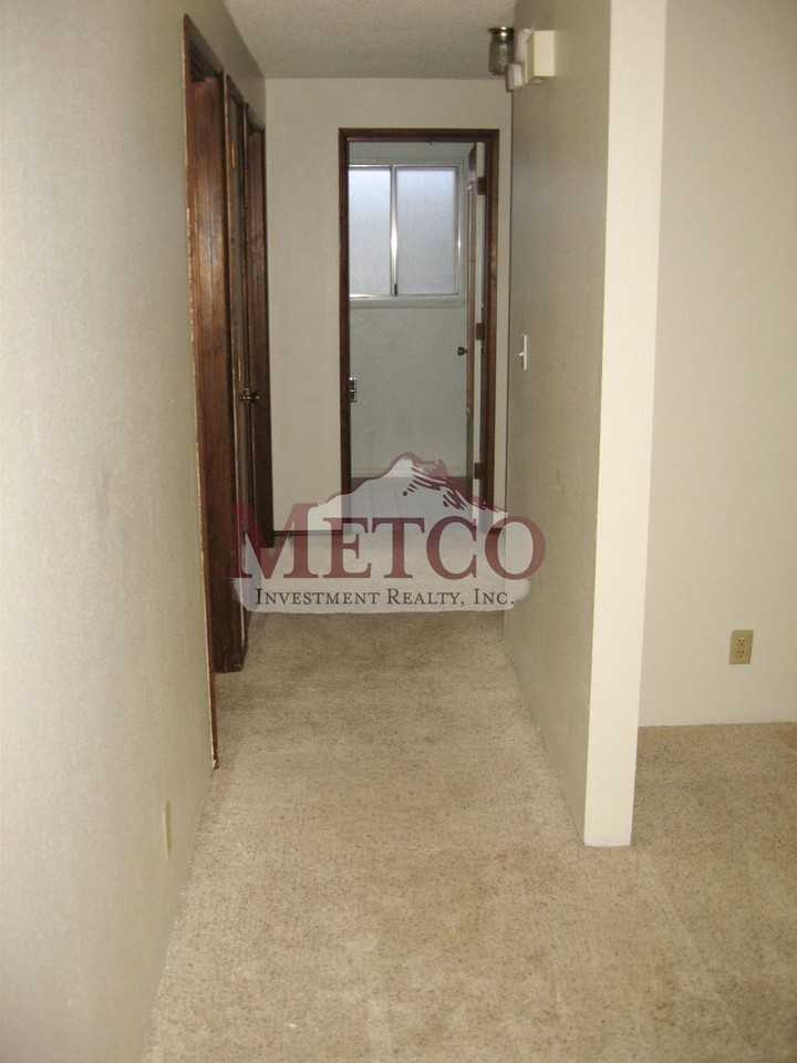 224 South 50th Place - Photo 6 of 14