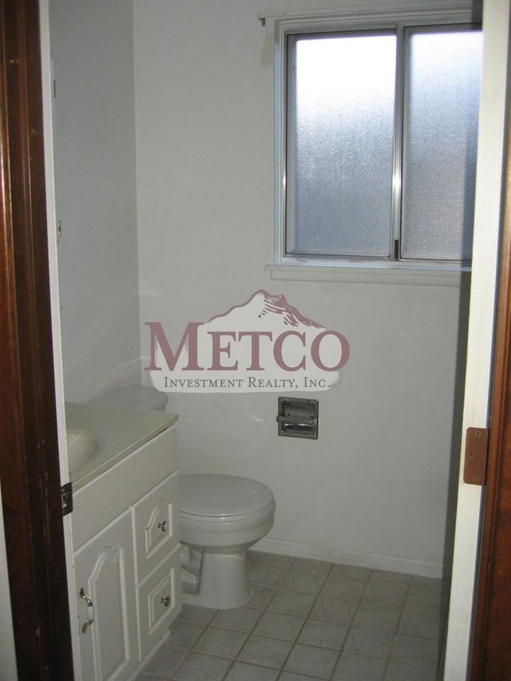 224 South 50th Place - Photo 7 of 14