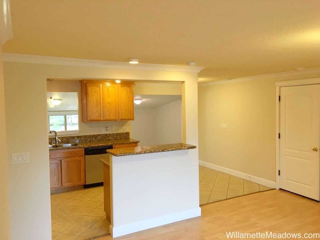 3017 Alameda St Ne - Photo 4 of 27