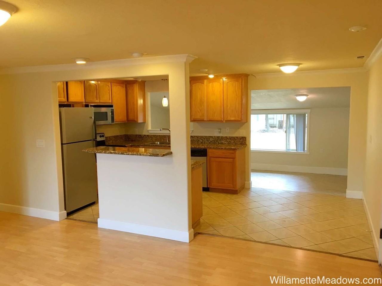 3017 Alameda St Ne - Photo 6 of 27