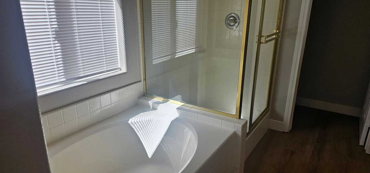 6037 Fidenza Ave - Photo 4 of 16