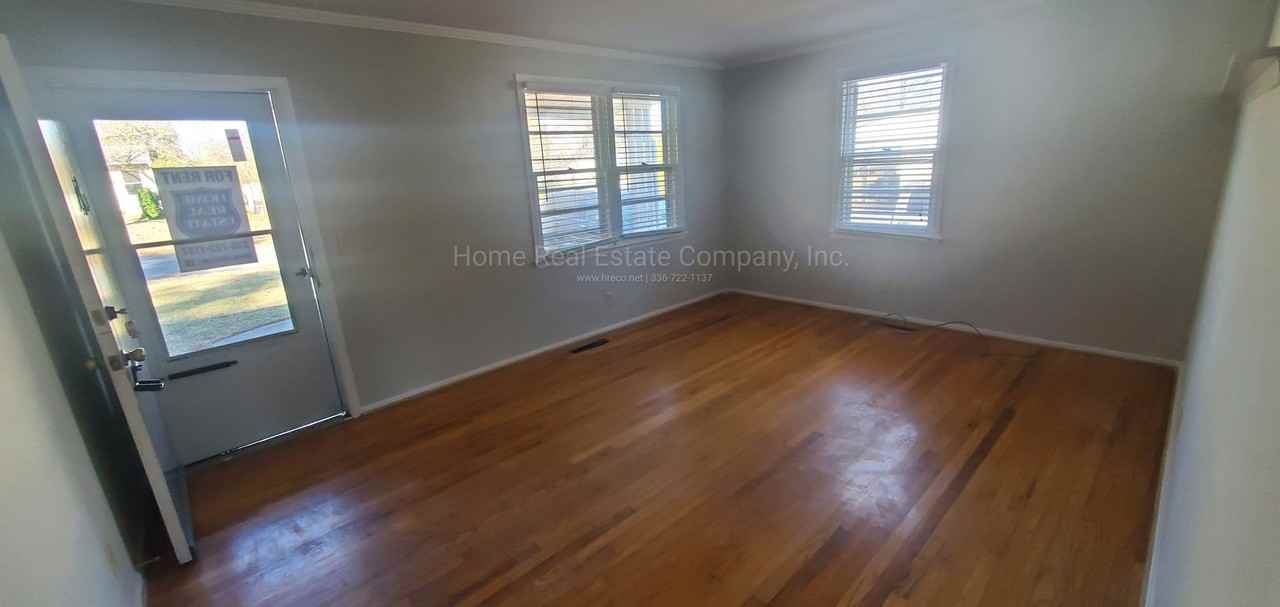 2812 Hermitage Dr - Photo 3 of 13