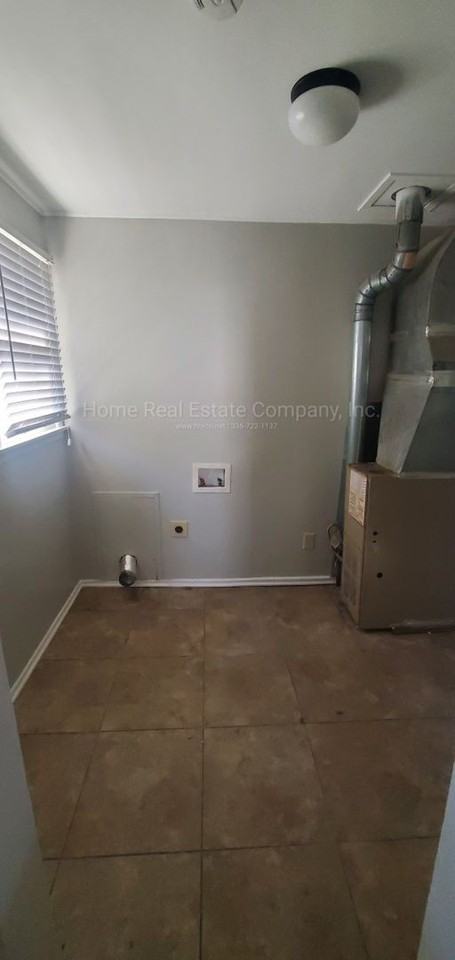 2812 Hermitage Dr - Photo 4 of 13