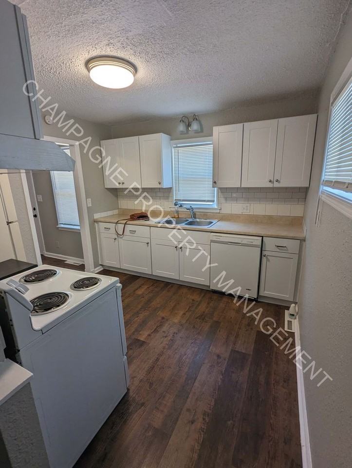 8337 Olive Street - Photo 4 of 10