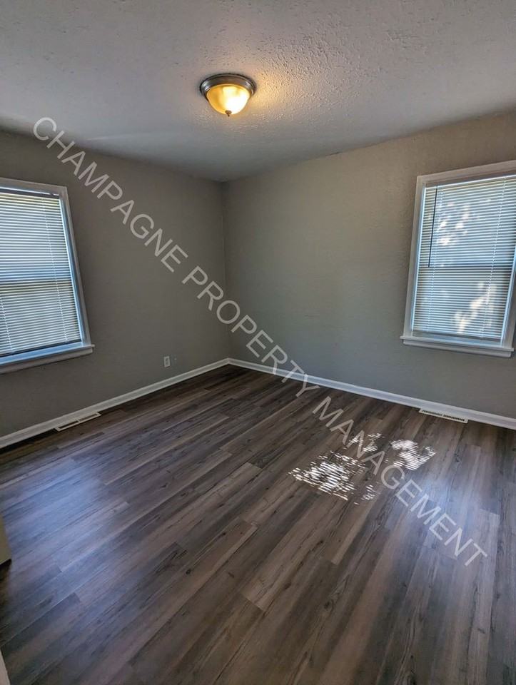 8337 Olive Street - Photo 7 of 10