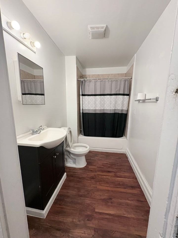 142 E College Ave #2 - Photo 5 of 15