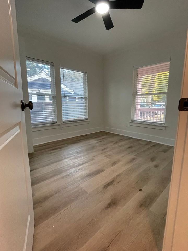 6200 Lexington Ave - Photo 3 of 11