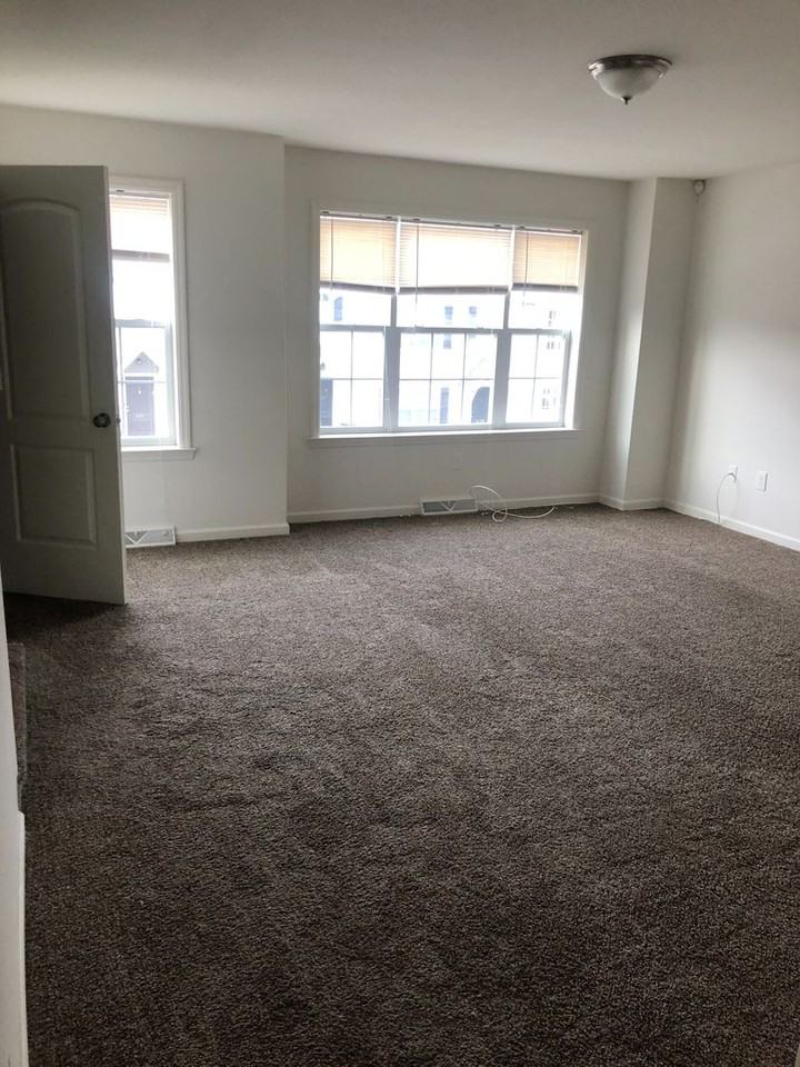 730 Lantern Ct - Photo 5 of 14