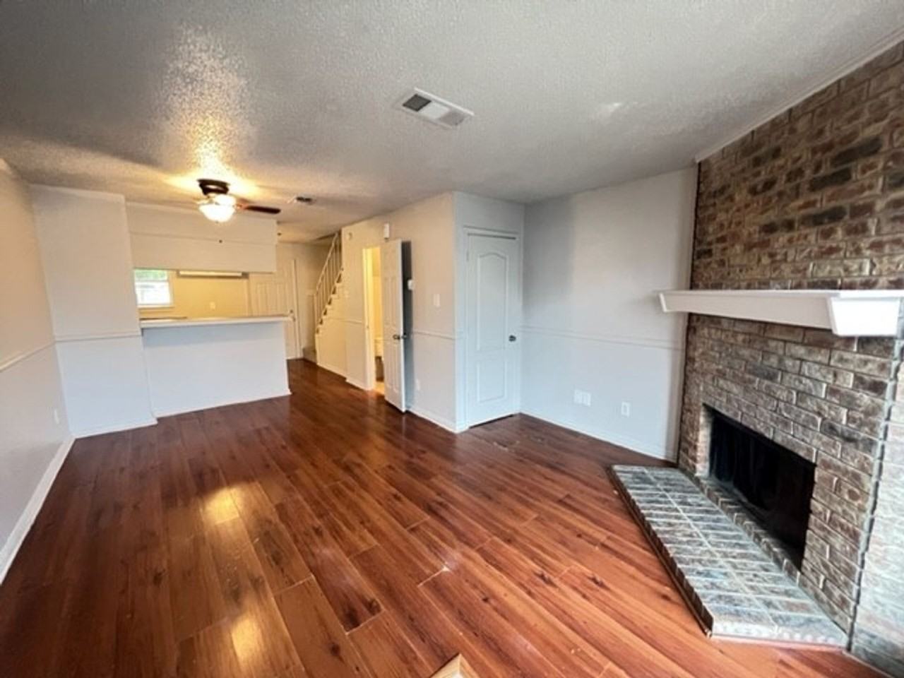 2219 Aspen Dr - Photo 2 of 18