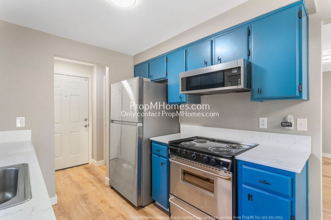 1591 Se Oak Grove Blvd - Photo 7 of 23