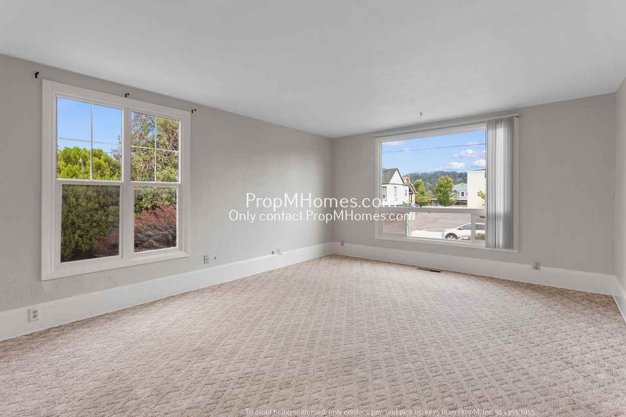 712 Madison St - Photo 3 of 26