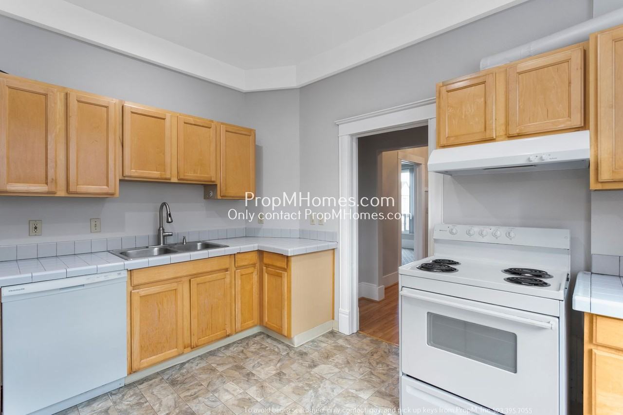 712 Madison St - Photo 6 of 26