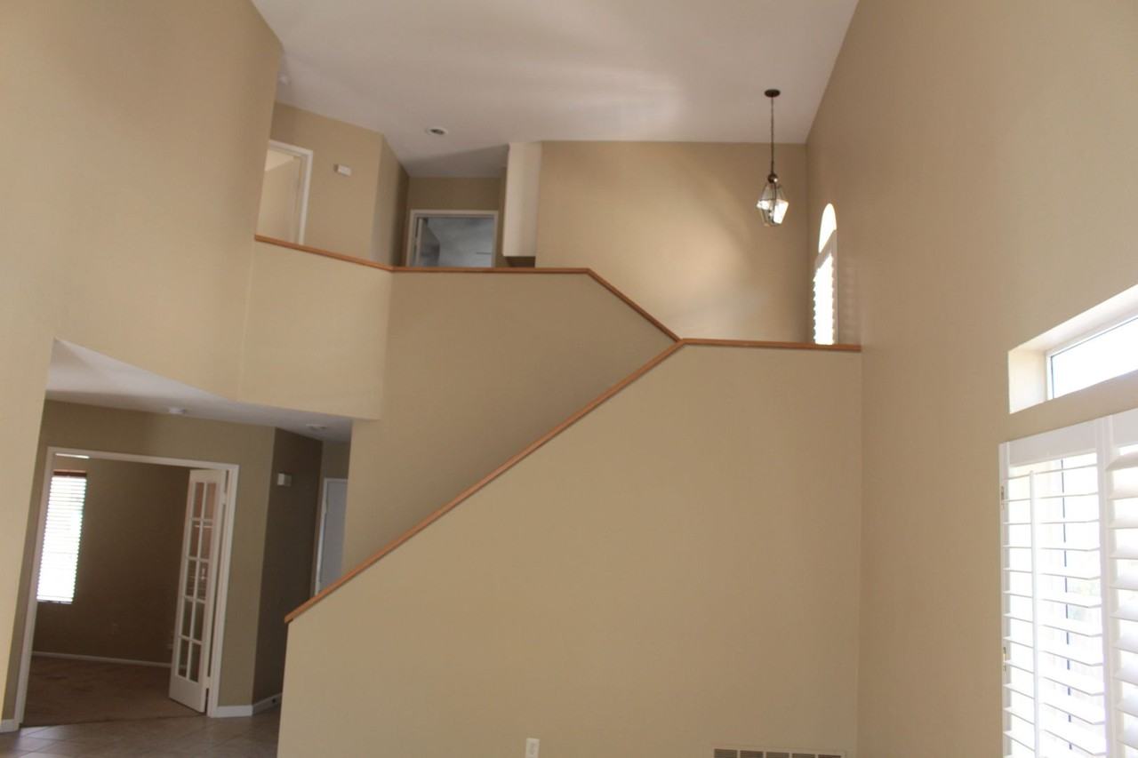 5147 Maplewood Cir - Photo 3 of 12