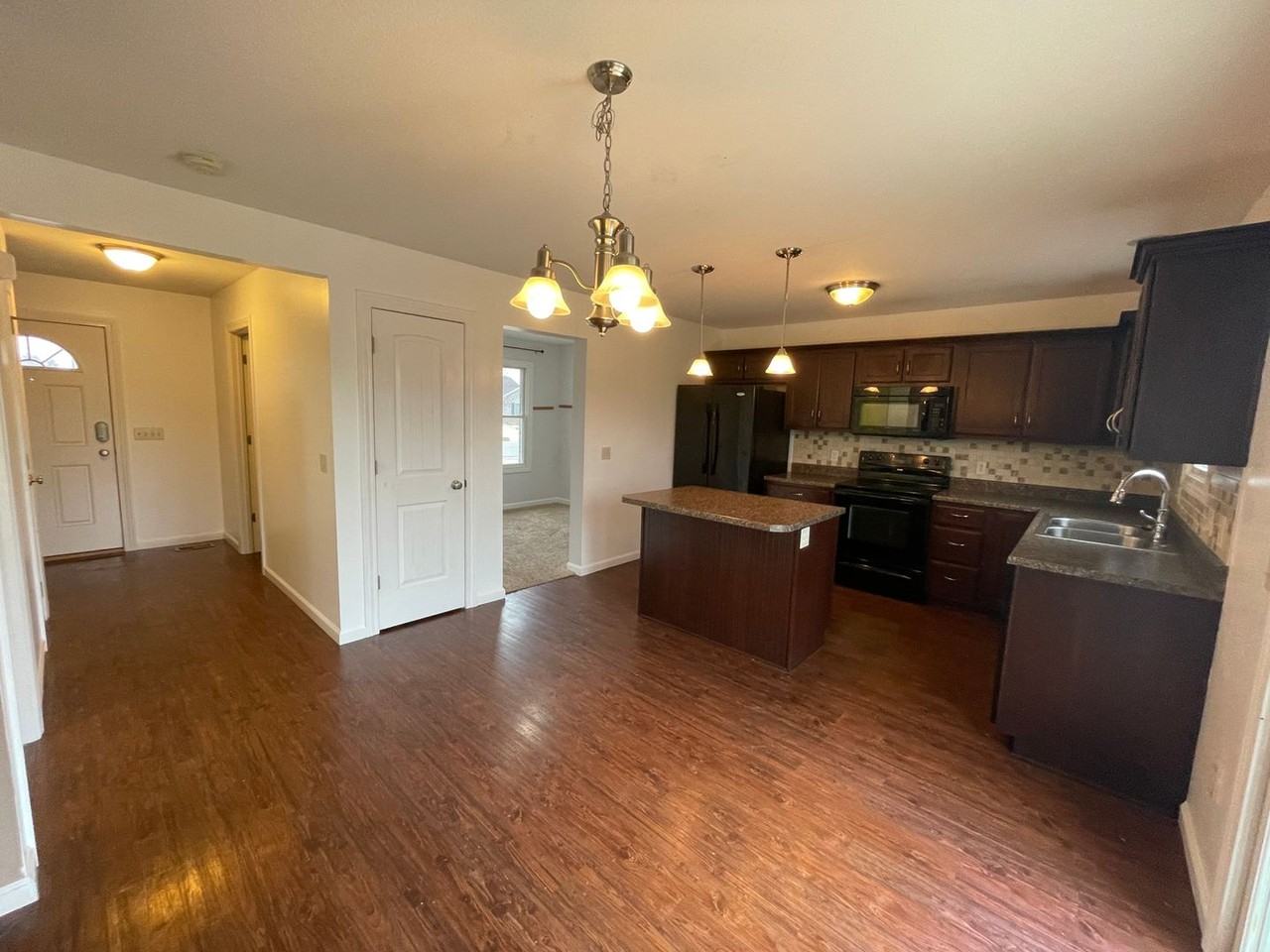 2727 Stonecrop Cv - Photo 4 of 29