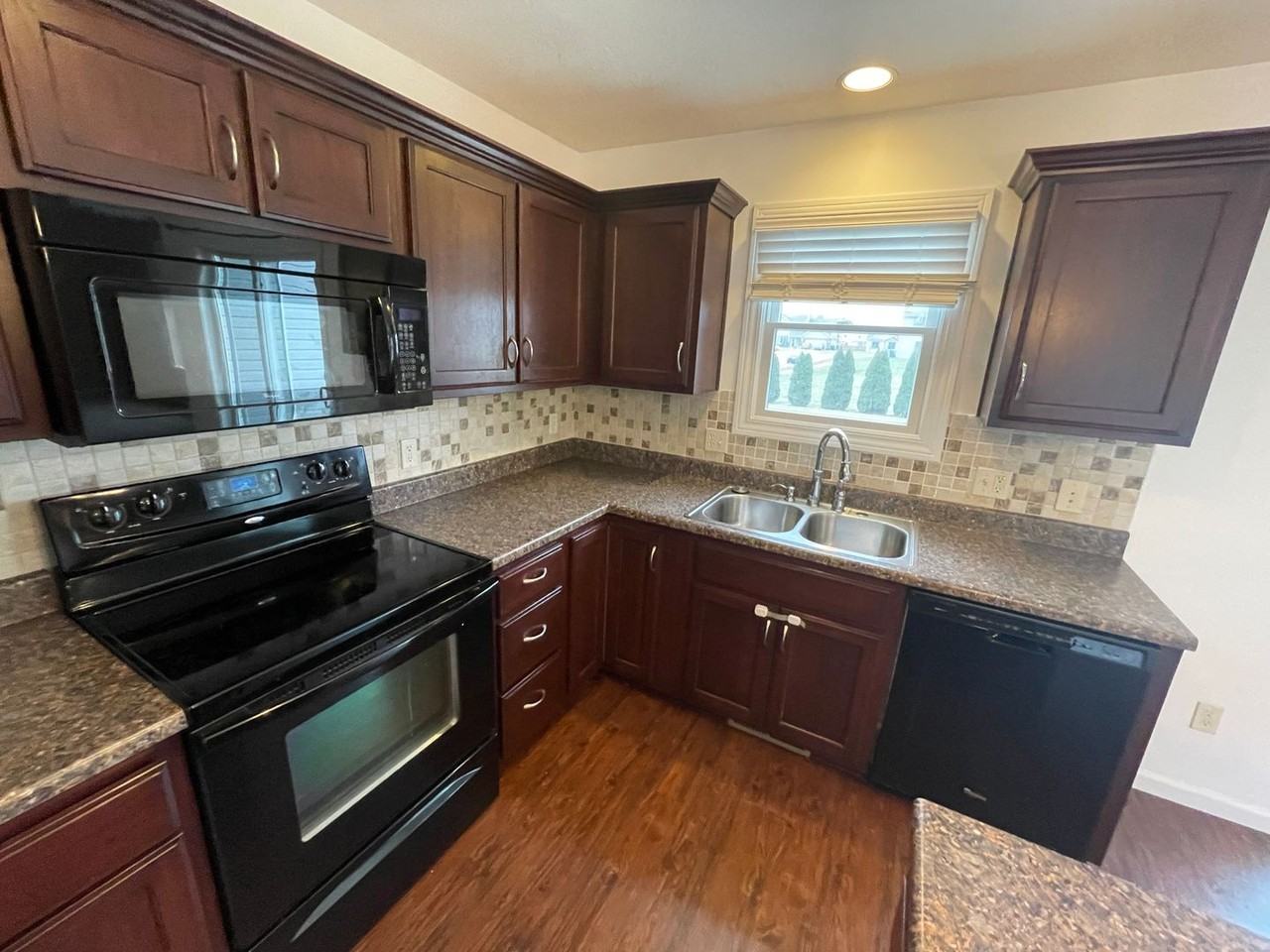 2727 Stonecrop Cv - Photo 5 of 29