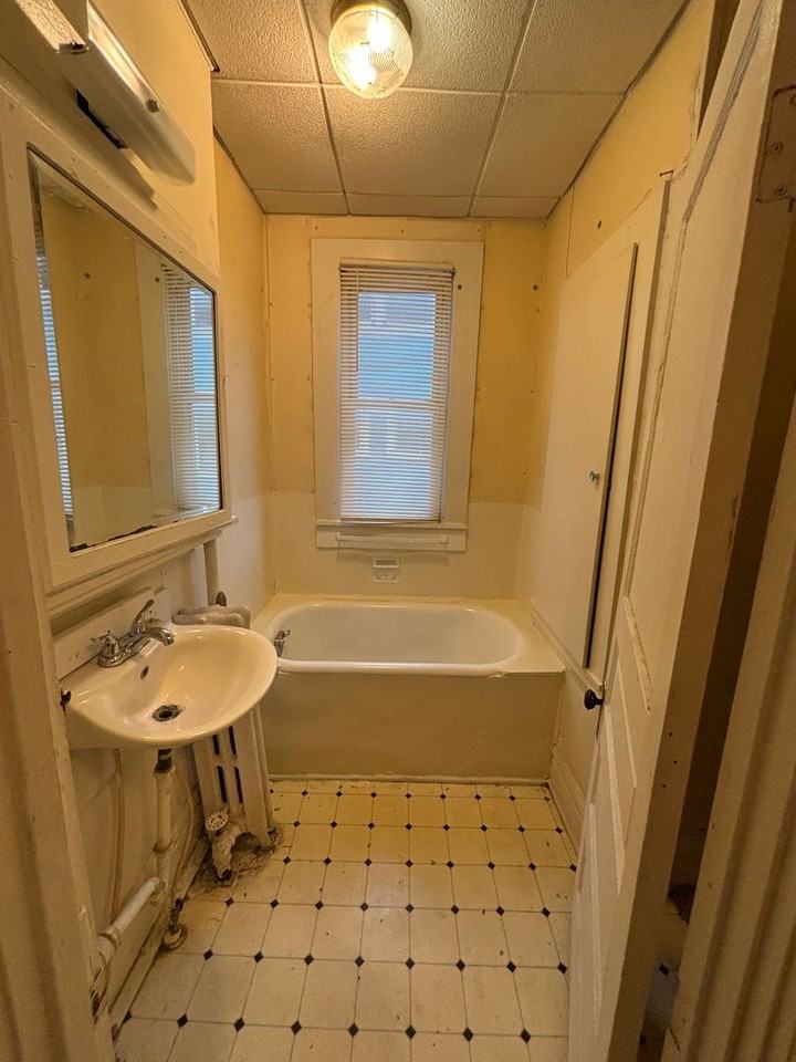 309 Franklin - Photo 7 of 18