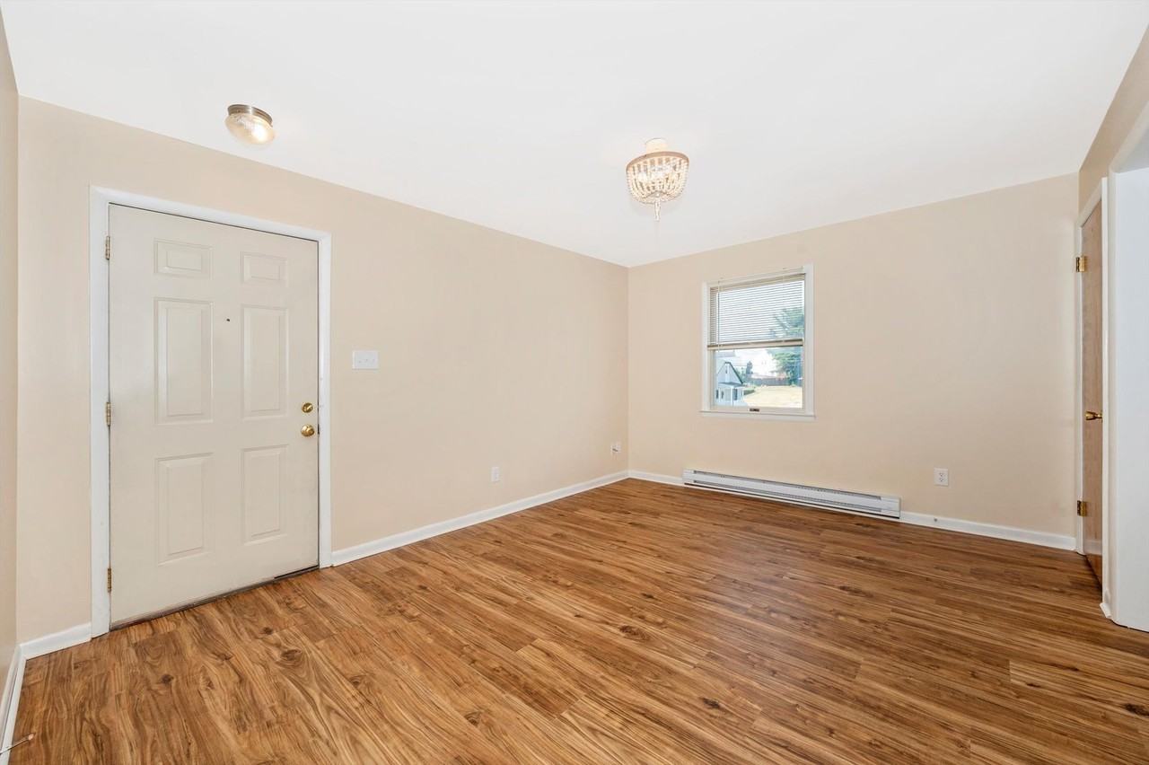 28 W Wilson Blvd - Photo 2 of 44