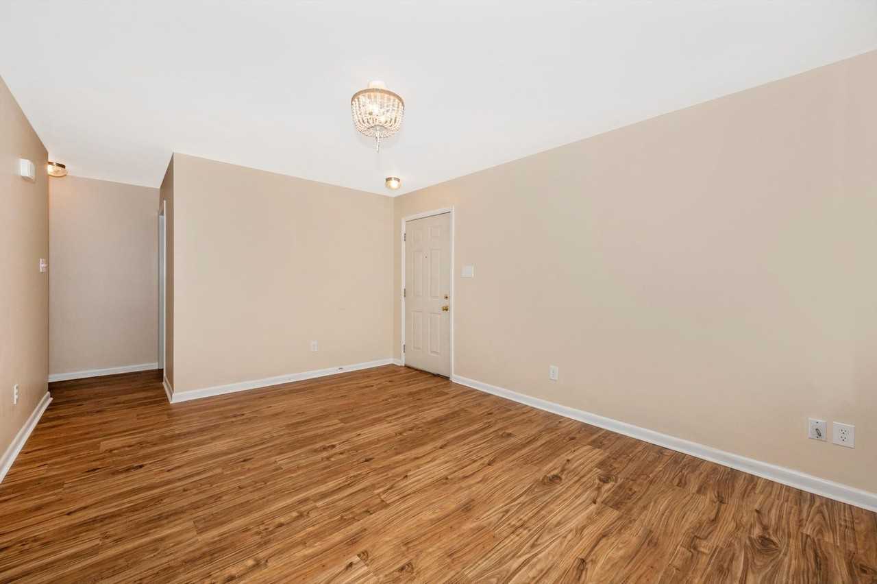 28 W Wilson Blvd - Photo 5 of 44