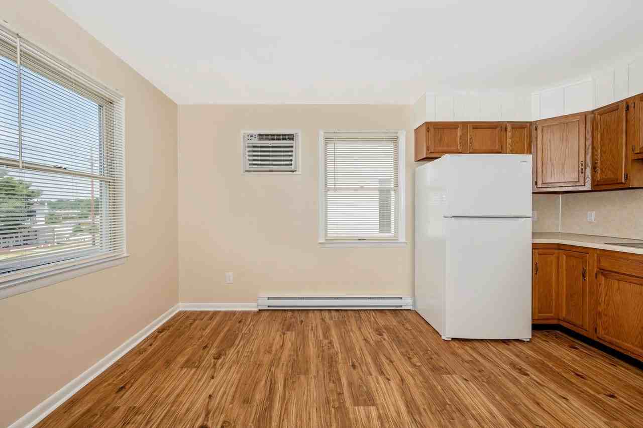 28 W Wilson Blvd - Photo 7 of 44