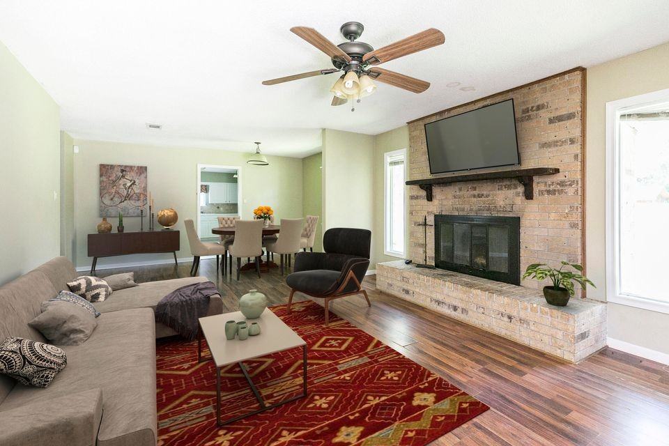 109 Thomas Dr - Photo 4 of 18