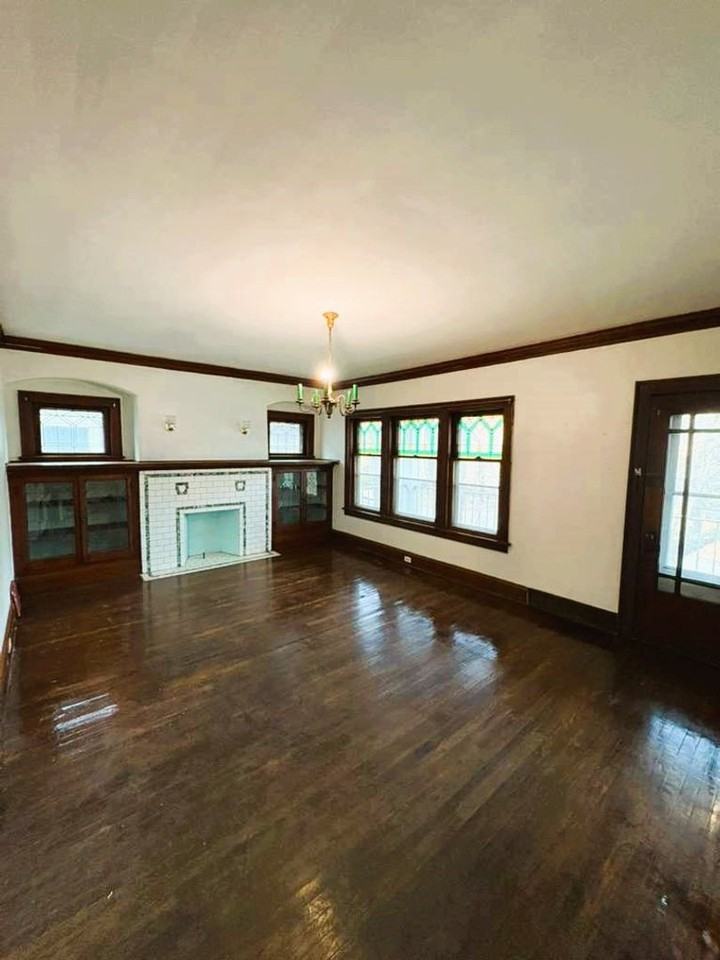 2109 -2113 W 11th St, Cleveland, OH 44113 - Photo 2 of 6