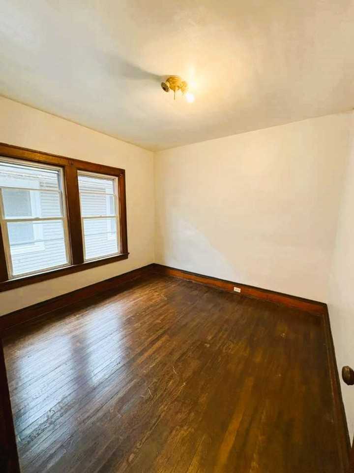 2109 -2113 W 11th St, Cleveland, OH 44113 - Photo 5 of 6