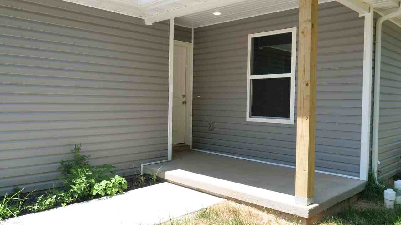 329 W Summit St Apt A - Photo 4 of 8