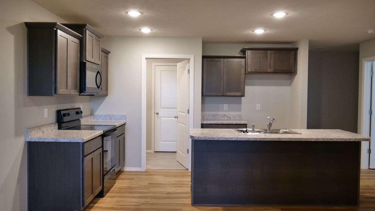 329 W Summit St Apt A - Photo 5 of 8